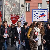 Galeria - „Pieśń ujdzie cało” – szkolny marsz z okazji stulecia, 8 listopada 2018 r./fot. Anna Kopeć