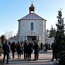 Galeria - Uroczystości pogrzebowe poprzedziła modlitwa różańcowa w kaplicy na cmentarzu przy ul. kardynała Stefana Wyszyńskiego/fot. Anna Kopeć