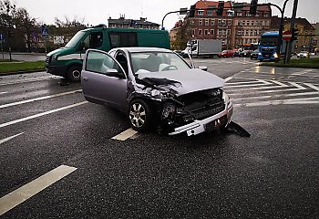 Wypadek na placu Poznańskim [ZDJĘCIA]