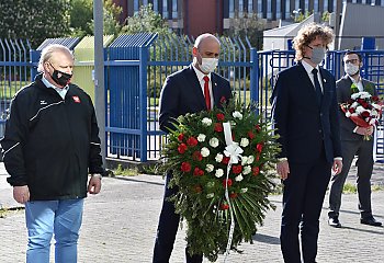 Złożyli kwiaty z okazji 100-lecia Polonii Bydgoszcz [GALERIA]