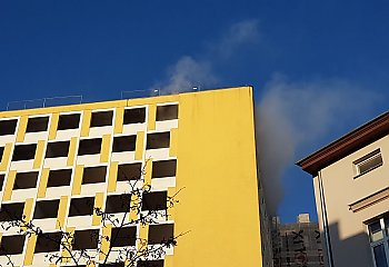 Pożar w byłym hotelu Brda. Interweniowali strażacy [GALERIA]