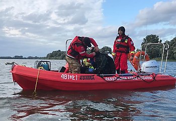 Tragedia na jeziorze Pakoskim. 31-latek utonął, 26-latek jest poszukiwany