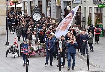 Modlili się w intencji Polski. Ulicami Starówki przeszła procesja różańcowa [ZDJĘCIA]