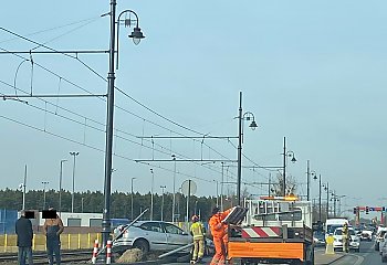Kolizja tramwaju z samochodem osobowym przy stadionie Zawiszy