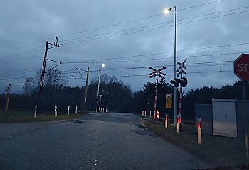 Bydgoszcz. Wjechał na przejazd kolejowy pomimo czerwonego światła