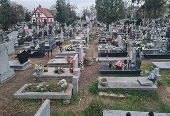 Sprawdź jak dojedziesz na cmentarze w Bydgoszczy