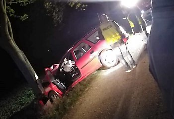 Śmiertelny wypadek - auto wjechało w drzewo 