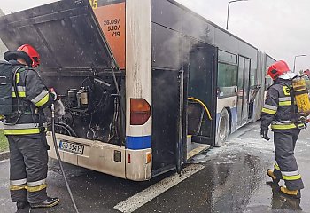 Autobus palił się na Łęczyckiej [ZDJĘCIA]