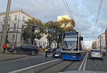 Kolizja z udziałem tramwaju na Jagiellońskiej [ZDJĘCIA]