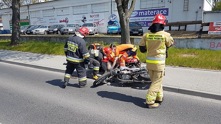 Wypadek przy ul. Szajnochy. Motocyklista trafił do szpitala [ZDJĘCIA]