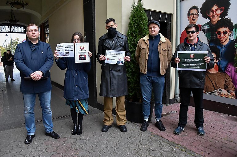 Białoruskie służby dziękują mediom za wpisywanie się w reżimową narrację. Happening Młodzieży Wszechpolskiej