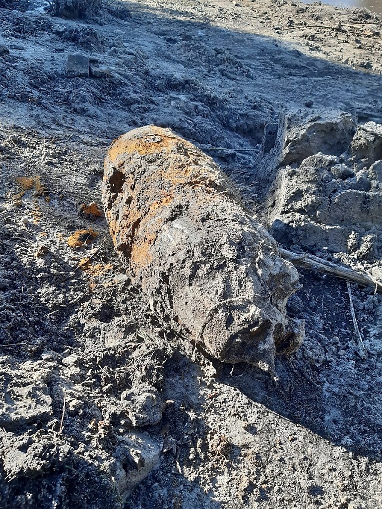Olbrzymia bomba lotnicza znaleziona w trakcie prac ziemnych. Mogło dojść do wybuchu