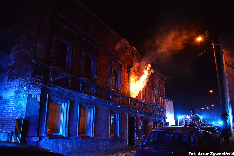 Nocny pożar w budynku przy ul. Różanej [GALERIA]