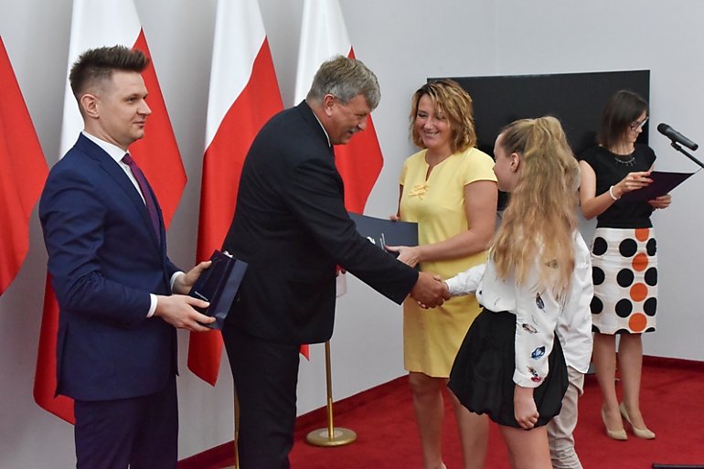 Egipt, Peru, Ukraina. Polsce przybyło 21 nowych obywateli
