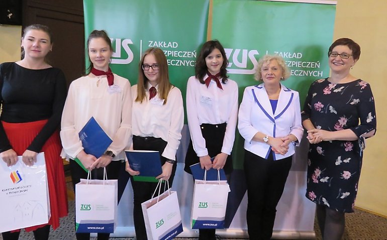 Uczennice z I LO w Bydgoszczy powalczą o finał