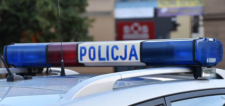 Wyłudzał duże pieniądze, udając policjanta