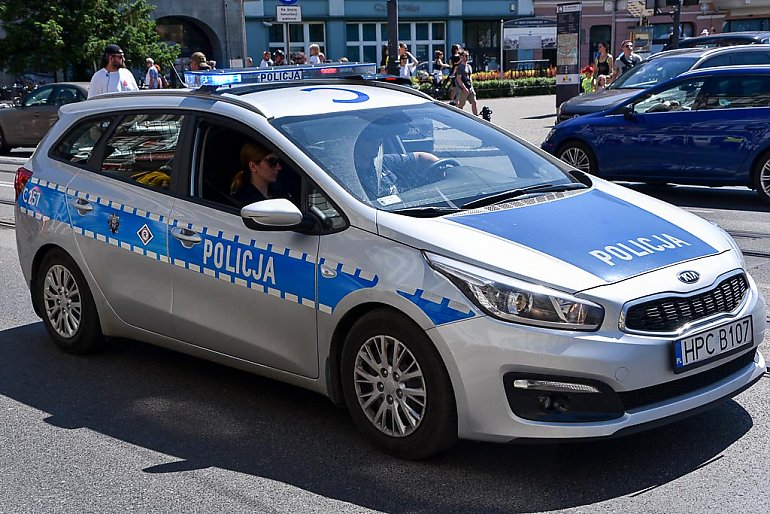 Sąsiadka zapobiegła włamaniu. Policjanci złapali sprawcę