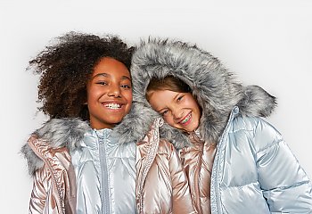 Ciepło i z klasą: wybieramy kurtkę zimową dla młodej damy [REKLAMA]