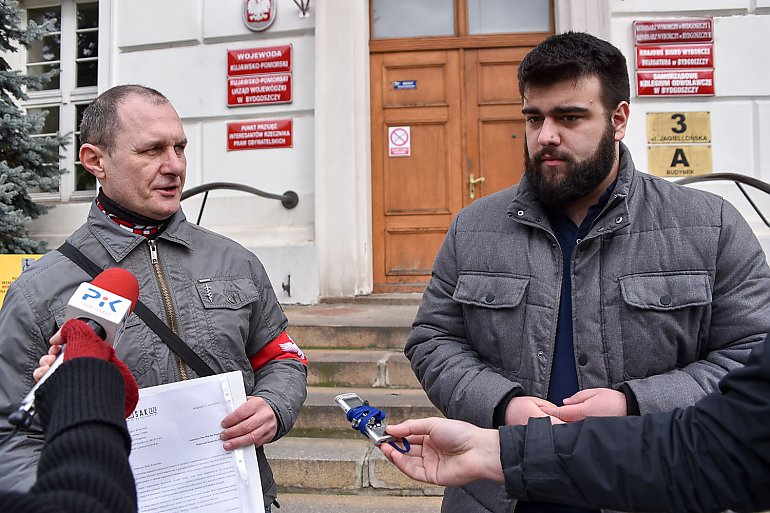 Wolontariusze Krzysztofa Bosaka chcą pomagać osobom objętym kwarantanną